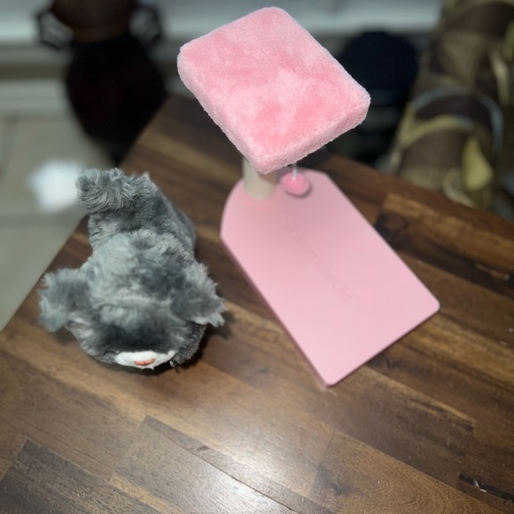 American Girl Doll Care Essentials Tower and Grey Cat with Collar - Picture 4 of 9